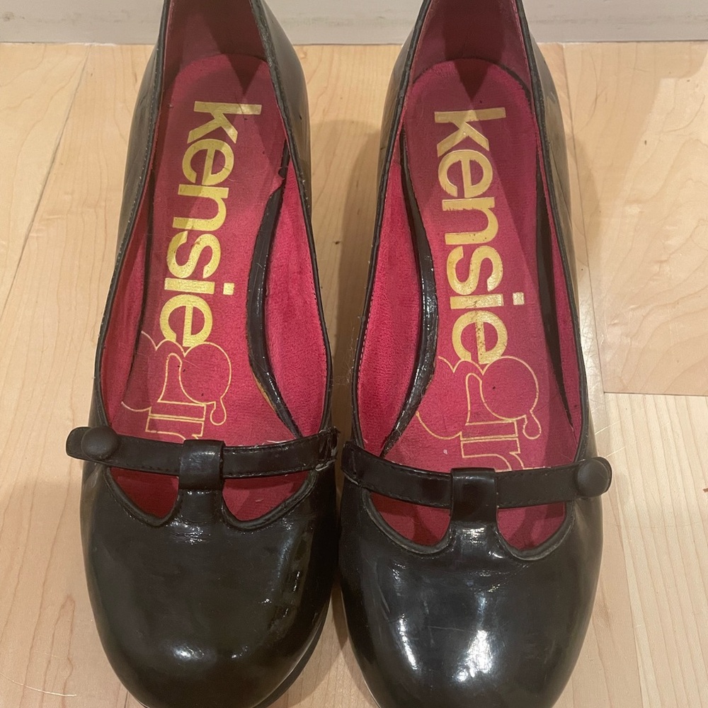 Kensie Girl Black Heels with Pink Insole